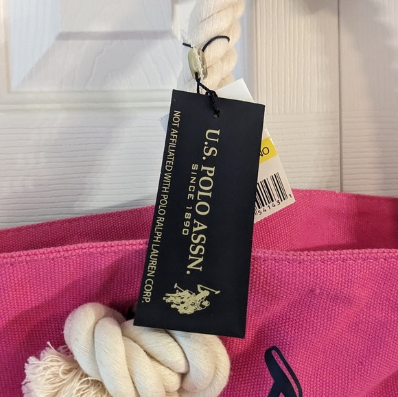 Beach bags by US Polo assn new with closing zipper and inside zipper and pouch. - Picture 5 of 8